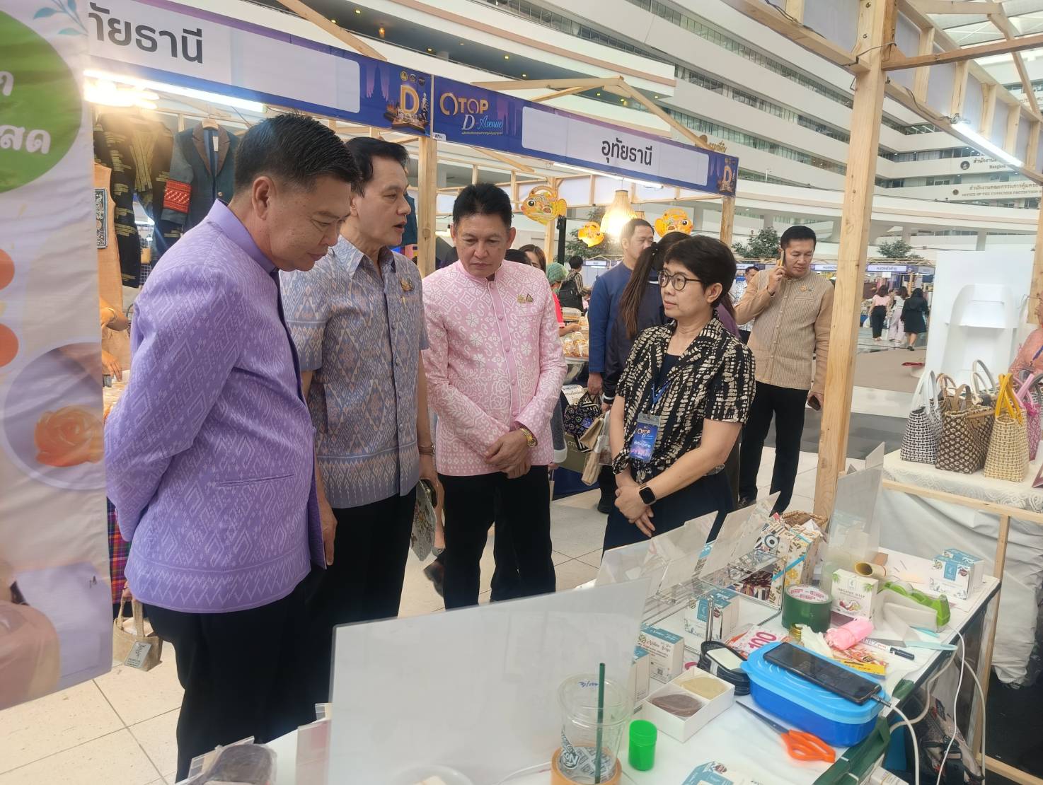 พช.ลำปาง : ร่วมงาน “OTOP D Avenue : ผลิตภัณฑ์ทรงคุณค่าจากภูมิปัญญาไทย”