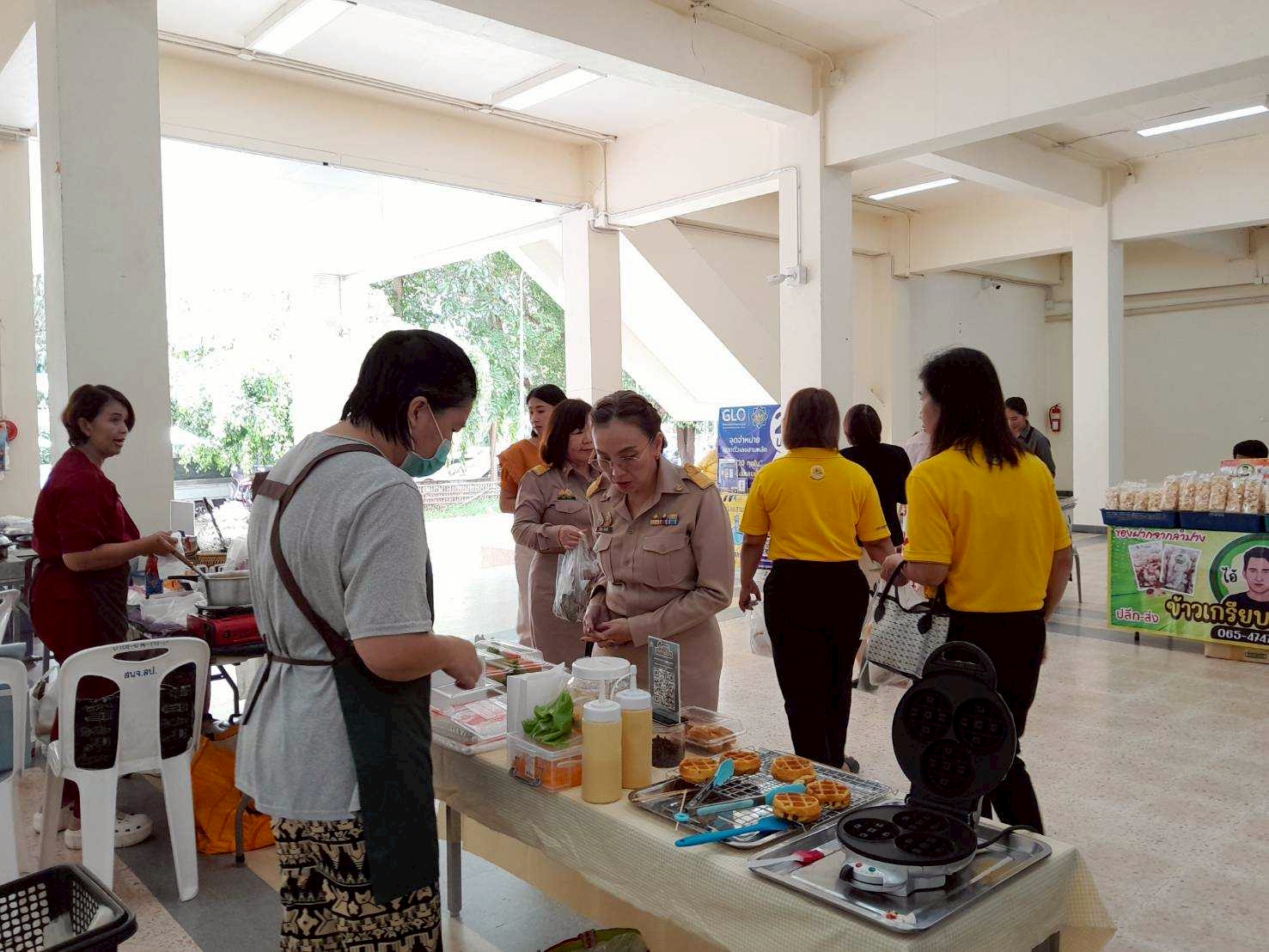 พช.ลำปาง จัดกิจกรรมกาดนัดชุมชนคนลำปาง @ ศาลากลางจังหวัดลำปาง ครั้งที่ 83