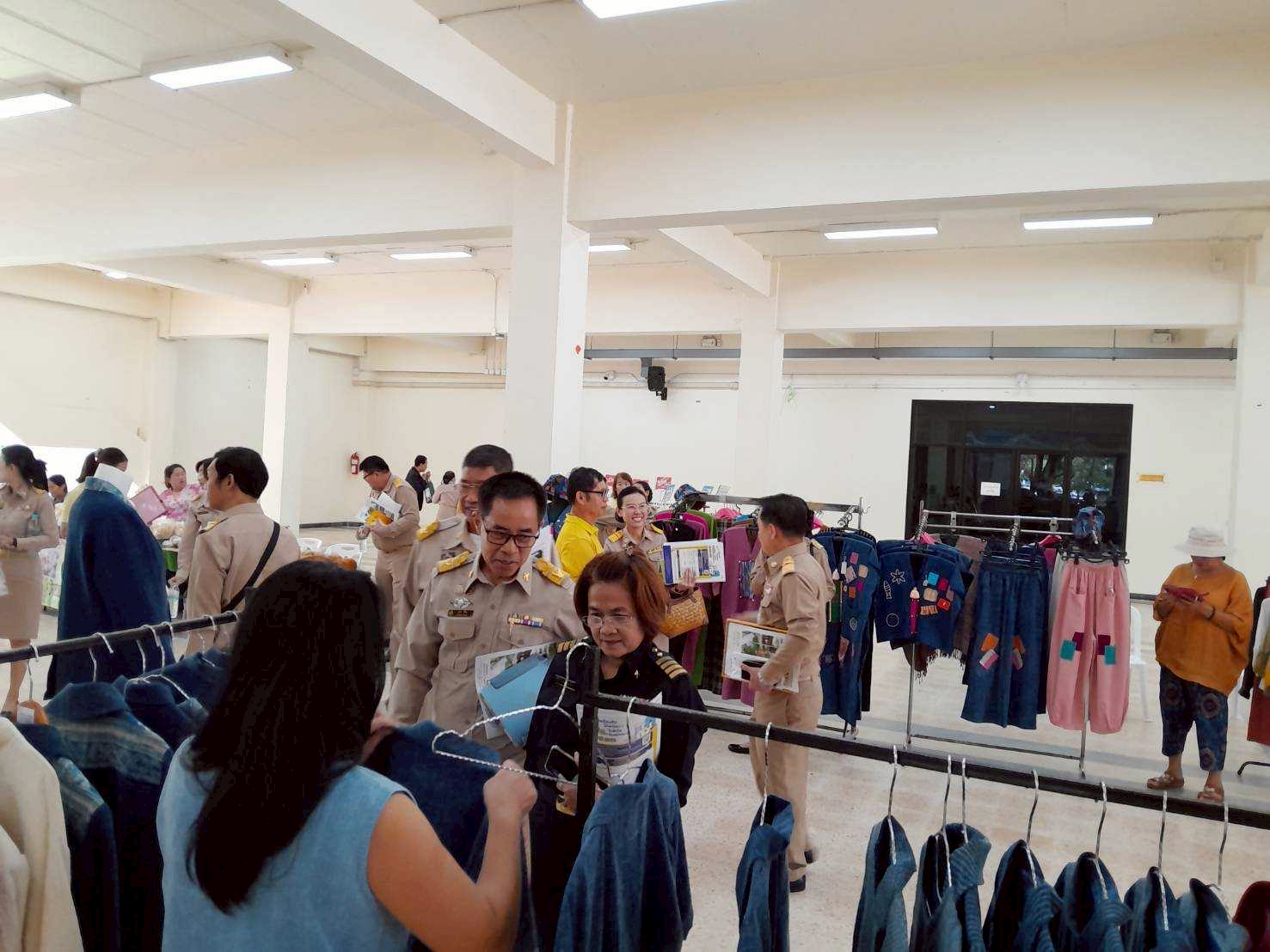 พช.ลำปาง จัดกิจกรรมกาดนัดชุมชนคนลำปาง @ ศาลากลางจังหวัดลำปาง ครั้งที่ 83