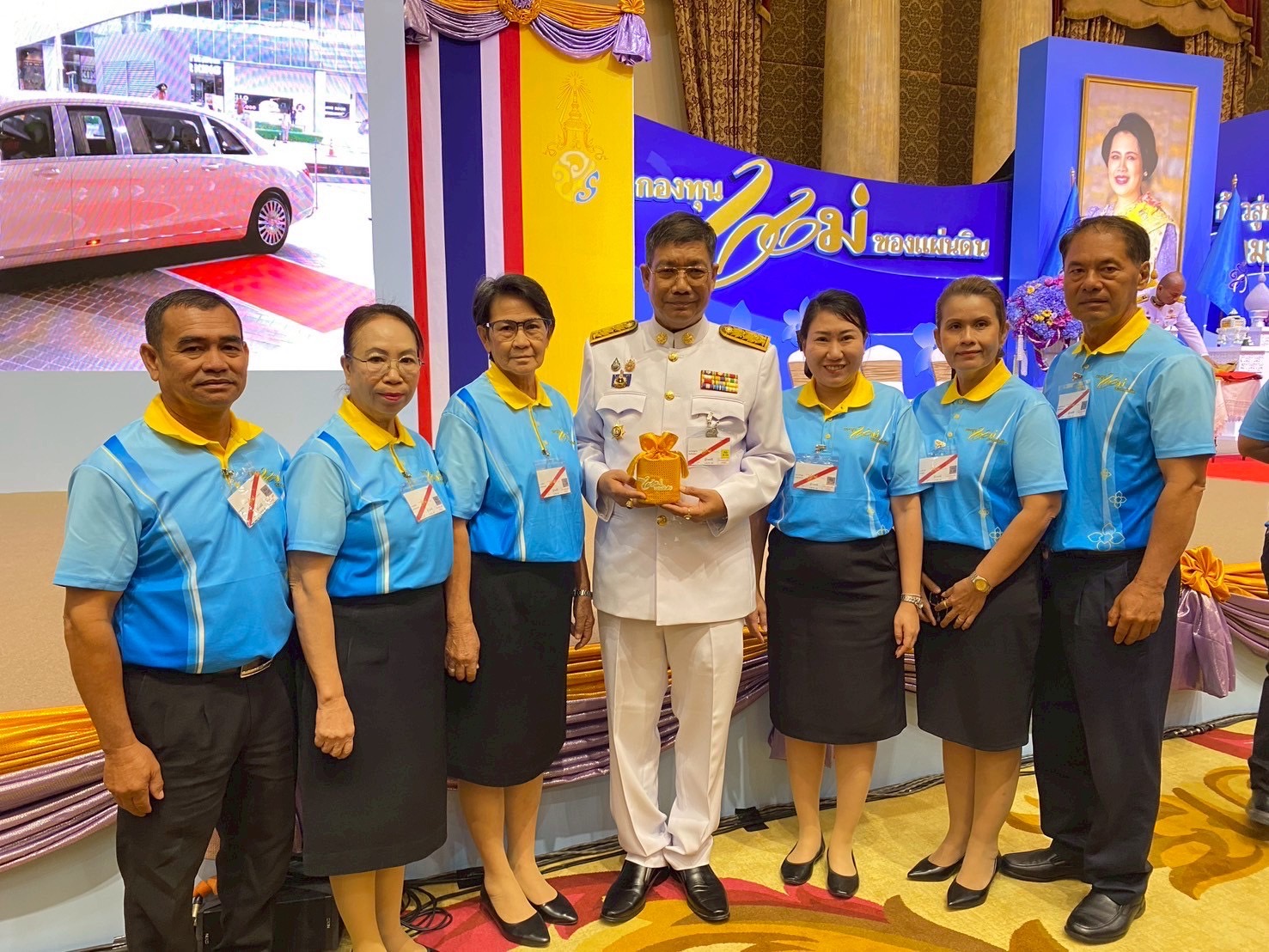 จังหวัดลำปาง : ผู้ว่าราชการจังหวัดลำปาง เฝ้ารับเสด็จสมเด็จพระนางเจ้าฯ พระบรมราชินี ในโอกาสเสด็จฯ แทนพระองค์ พระราชทานเงินขวัญถุงกองทุนแม่ของแผ่นดิน ประจำปี 2568