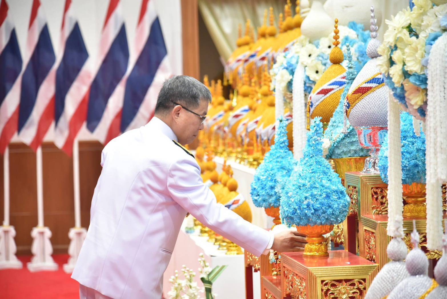 พช.ลำปาง ร่วมพิธีถวายเครื่องราชสักการะ วางพานพุ่ม และจุดเทียนถวายพระพรชัยมงคล เนื่องในโอกาสวันเฉลิมพระชนมพรรษา สมเด็จพระนางเจ้าสิริกิติ์ พระบรมราชินีนาถ พระบรมราชชนนีพันปีหลวง