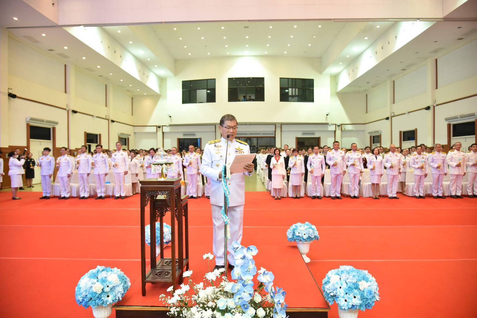 พช.ลำปาง ร่วมพิธีถวายเครื่องราชสักการะ วางพานพุ่ม และจุดเทียนถวายพระพรชัยมงคล เนื่องในโอกาสวันเฉลิมพระชนมพรรษา สมเด็จพระนางเจ้าสิริกิติ์ พระบรมราชินีนาถ พระบรมราชชนนีพันปีหลวง