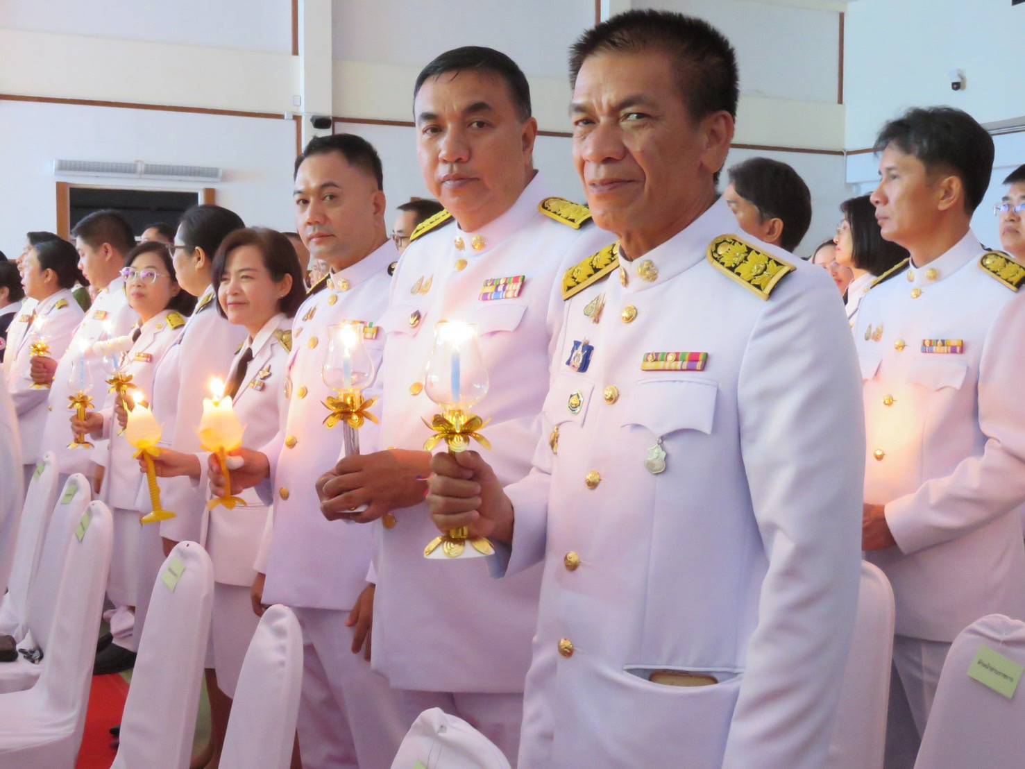 พช.ลำปาง ร่วมพิธีถวายเครื่องราชสักการะ วางพานพุ่ม และจุดเทียนถวายพระพรชัยมงคล เนื่องในโอกาสวันเฉลิมพระชนมพรรษา สมเด็จพระนางเจ้าสิริกิติ์ พระบรมราชินีนาถ พระบรมราชชนนีพันปีหลวง