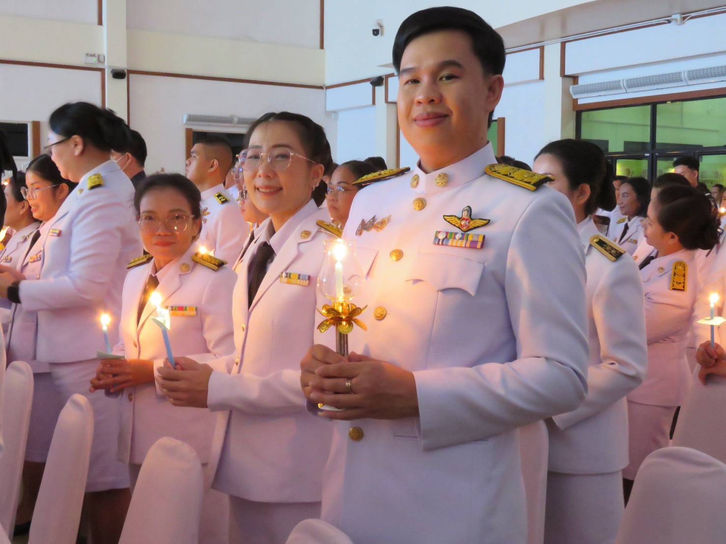 พช.ลำปาง ร่วมพิธีถวายเครื่องราชสักการะ วางพานพุ่ม และจุดเทียนถวายพระพรชัยมงคล เนื่องในโอกาสวันเฉลิมพระชนมพรรษา สมเด็จพระนางเจ้าสิริกิติ์ พระบรมราชินีนาถ พระบรมราชชนนีพันปีหลวง