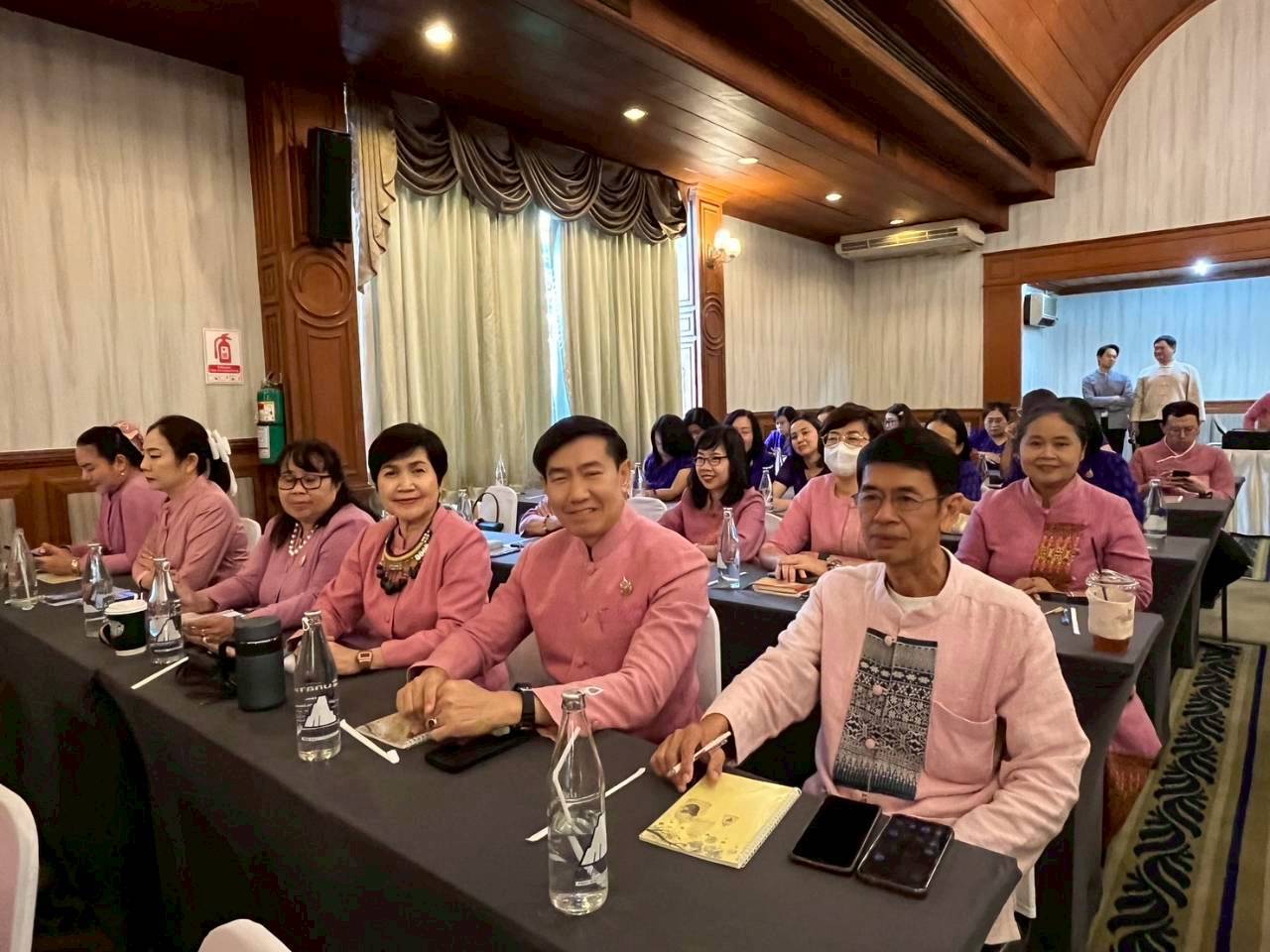 พช.ลำปาง เข้าร่วมประชุมตรวจติดตามผลการดำเนินงานของหน่วยรับตรวจรายไตรมาส 17 จังหวัดภาคเหนือ