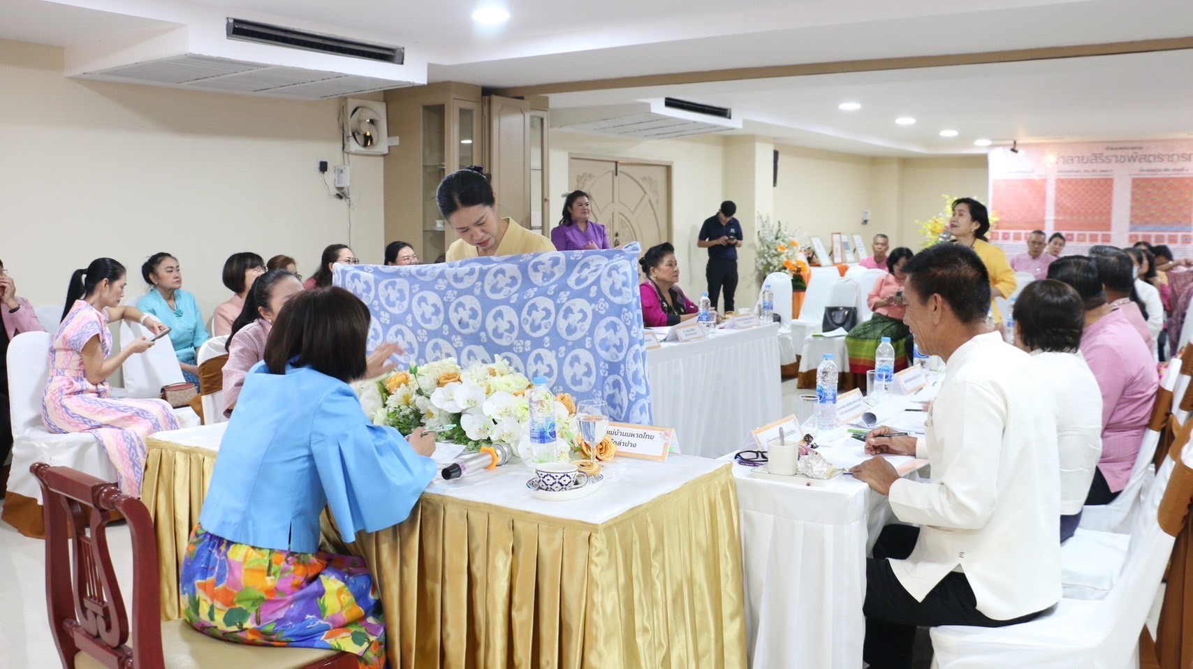 จังหวัดลำปาง จัดการประกวดผ้าลายพระราชทาน “ผ้าลายสิริราชพัสตราภรณ์” และงานหัตถกรรมระดับจังหวัด ประจำปี 2568