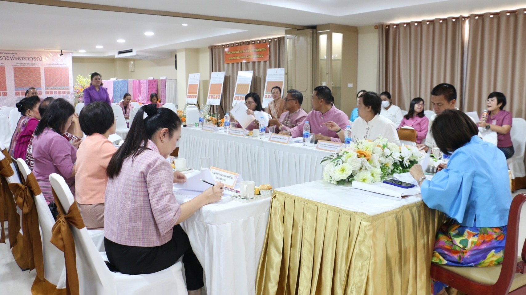 จังหวัดลำปาง จัดการประกวดผ้าลายพระราชทาน “ผ้าลายสิริราชพัสตราภรณ์” และงานหัตถกรรมระดับจังหวัด ประจำปี 2568